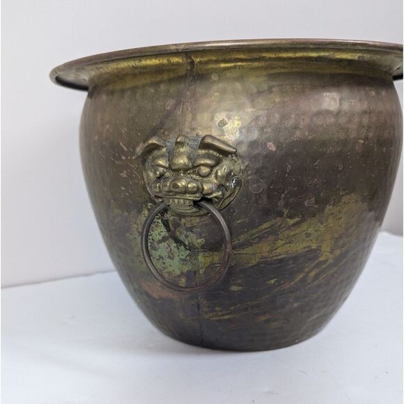 Vintage Hammered Brass Foo Dog Planter – 8½″ Tall × 12″ Wide - Picture 2 of 10